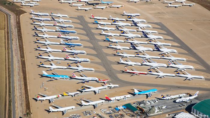 Luftaufnahme des Flugzeug-Parkplatzes in Teruel / Spanien