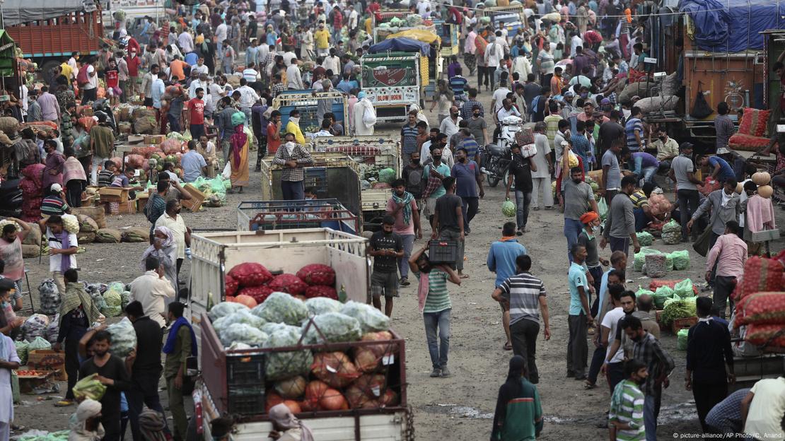 Coronavirus | Indien Gemüsegroßmarkt in Jammu