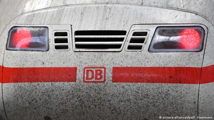 Скорый поезд ICE концерна Deutsche Bahn