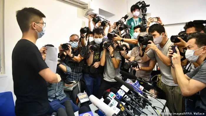 Hongkong Aktivist Joshua Wong bei einer Konferenz (Getty Images/AFP/A. Wallace)
