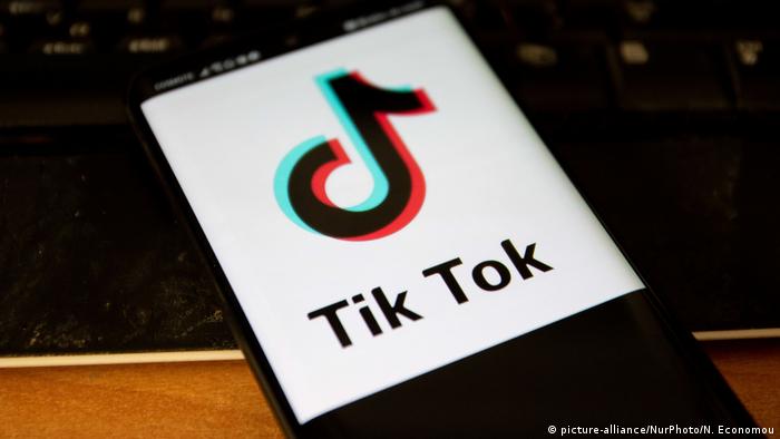 Pakistan Bans Tiktok For Failing To Filter Immoral Content News Dw 10 10 2020