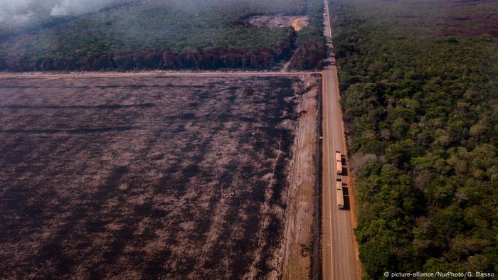 Autopista en Pará, Brasil.