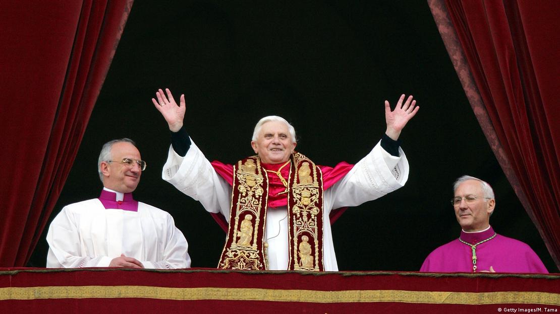 Bildergalerie | Papst emeritus Benedikt XVI | Als Papst gewählt | 2005