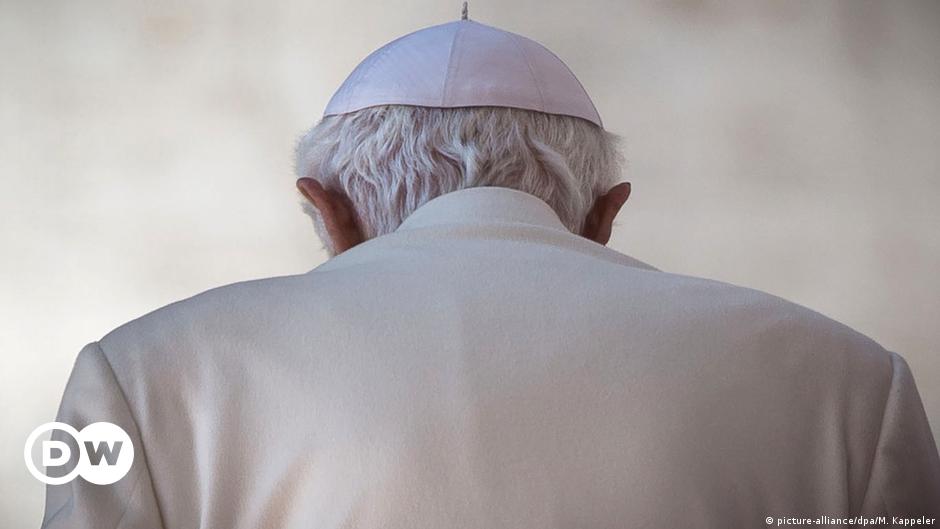 Ehemaliger Papst Benedikt "sehr krank"