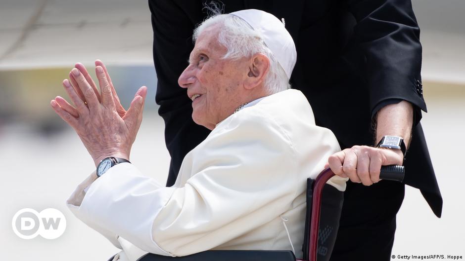 Görlach Global: Papst Benedikt und der Glaube an eine Kirche, die gar keine Fehler machen kann