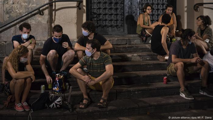 El principal tipo de nuevas infecciones por virus corona en España son los jóvenes