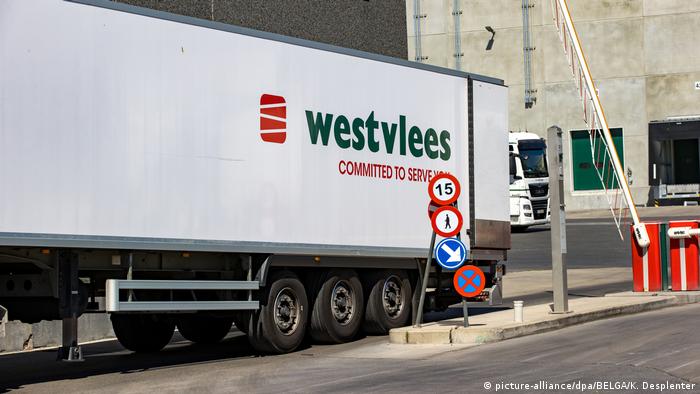 La compañía Westvlees, que suministra 140.000 toneladas de carne a clientes de 50 países, está bajo vigilancia de las autoridades luego de que se detectaran al menos 18 casos de coronavirus. Bélgica ha registrado 9.852 muertes y 70.648 contagios desde el inicio de la pandemia, lo que lo hace uno de los países con una mayor incidencia por número de habitantes (05.08.2020).