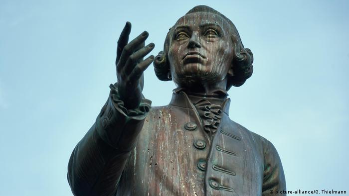 Immanuel Kant statue