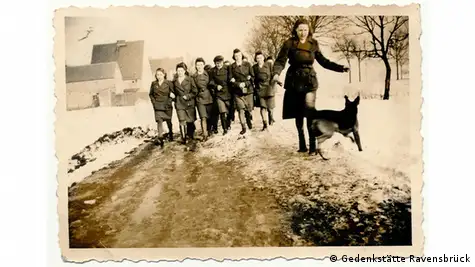 ドイツww2 female SS ttlcn Nazi Ravensbrück camp: How ordinary women became SS torturers