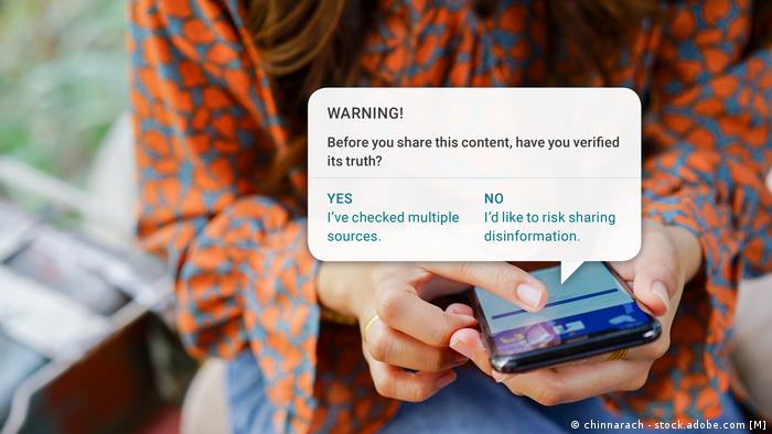 Fighting the spread of disinformation: fake warning before sharing content (chinnarach - stock.adobe.com [M])