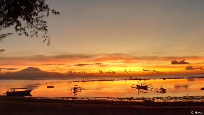 Matahari terbit di Pantai Sanur, Bali
