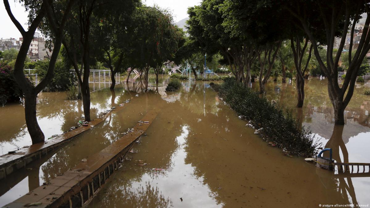 Floods in Yemen kill 130, rebels say