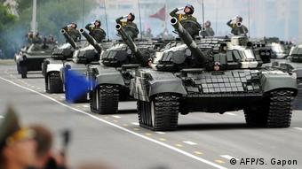 Белорусские танки на параде в Минске, июль 2017 года