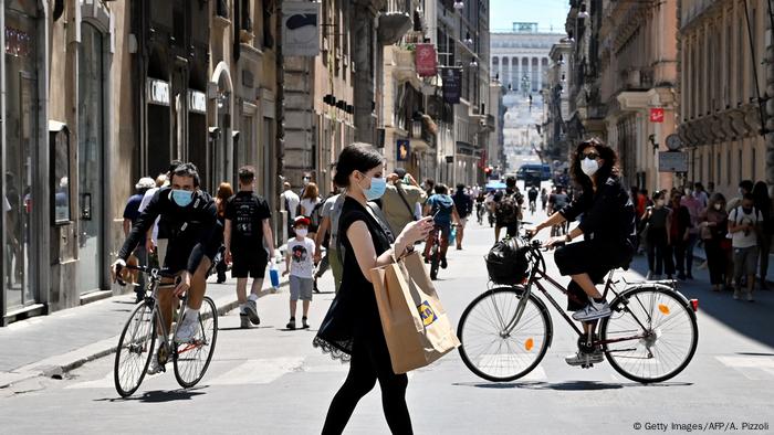 Защо днес Италия се справя добре с пандемията | Новини и анализи от Европа  | DW | 25.09.2020