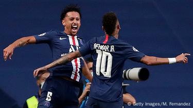 Marquinho's signed PSG Player Jersey with Greeting