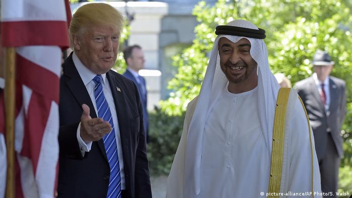 الشيخ محمد بن زايد خلال لقائه مع الرئيس الأمريكي السابق دونالد ترامب