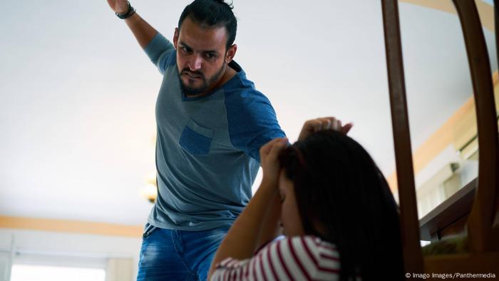 صورة رمزية للعنف ضد النساء
