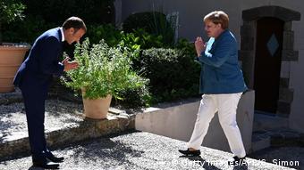 Frankreich Bormes-les-Mimosas | Fort de Bregancon | Macron begrüßt Merkel