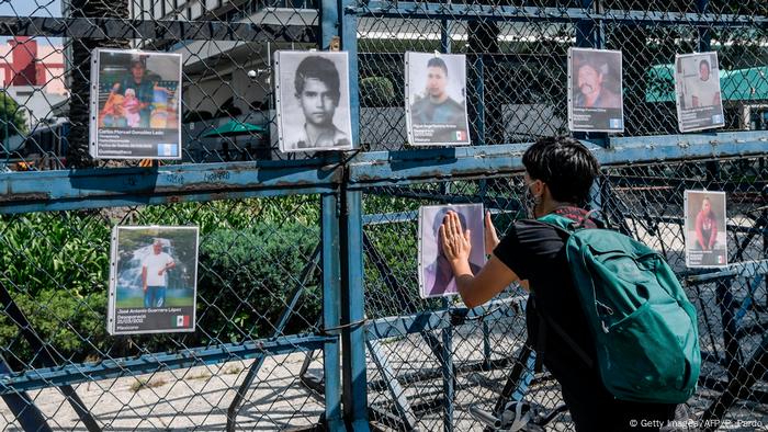 Homenaje en Ciudad de México a los 72 migrantes asesinados en la localidad de San Fernando, Tamaulipas, en agosto de 2010. Homenaje en Ciudad de México a los 72 migrantes asesinados en la localidad de San Fernando, Tamaulipas, en agosto de 2010.