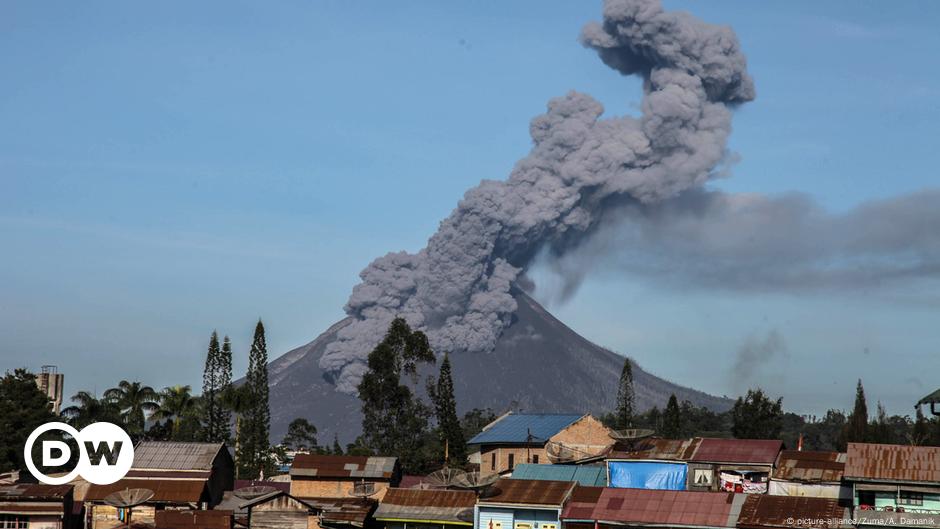 Gunung Sinabung di Indonesia memuntahkan abu raksasa |  Berita |  DW