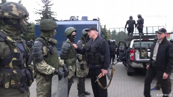 Саня, тебе звільнено!