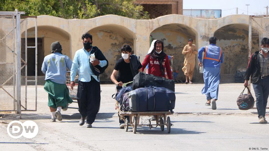 برگزاری نشستی در مورد وضعیت مهاجرین افغان در کشورهای همسایه Dw ۱۴۰۱۱۲۶ 