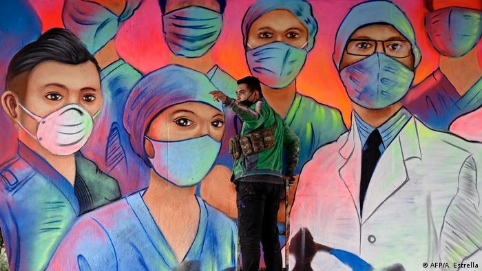 BdTD | Coronavirus | Mexiko City Künstler Applezman kreiert Wandbild zu Ehren der Pflegekräfte