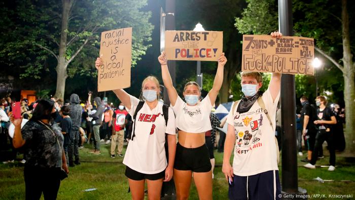 EE. UU., Wisconsin, Kenosha: protestas por los disparos a Jacob Blake.