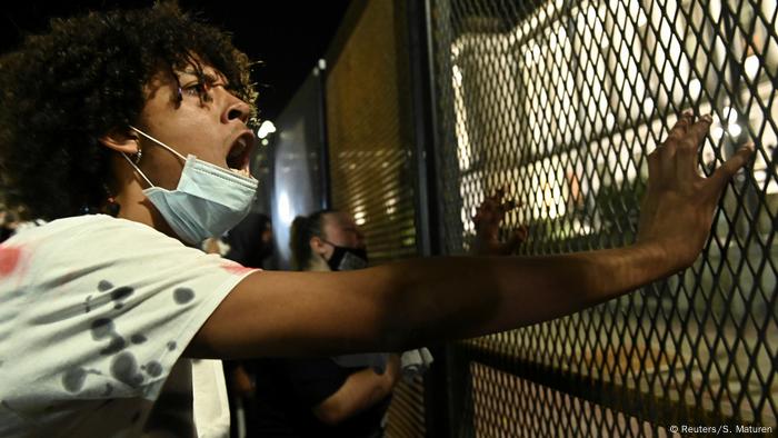 EE. UU., Wisconsin, Kenosha: protestas por los disparos a Jacob Blake.