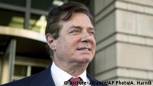 FILE - In this Nov. 2, 2017, file photo, Paul Manafort, President Donald Trump's former campaign chairman, leaves Federal District Court, in Washington. Manafort has been released from federal prison to serve the rest of his sentence in home confinement over concerns about the coronavirus, his lawyer said Wednesday. (AP Photo/Andrew Harnik, File) |