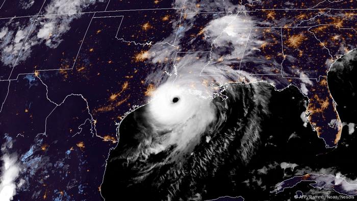 Imagen satelital del huracán Laura 2020