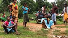 August 2020, Mandipara, Parcheli, Indien, A scene from a community meeting of tribals in Parcheli // Redakteur: Srinivas Mazumdaru