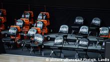 The Milwaukee Bucks bench remains empty after the scheduled start of an NBA basketball first round playoff game between the Milwaukee Bucks and the Orlando Magic, Wednesday, Aug. 26, 2020, in Lake Buena Vista, Fla. (AP Photo/Ashley Landis, Pool) |