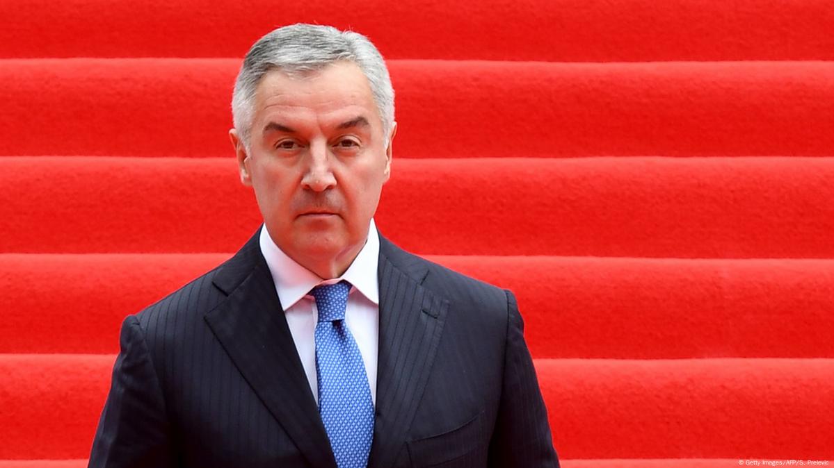 Berlin hosts Montenegrin autocrat Djukanovic – DW – 10/07/2020