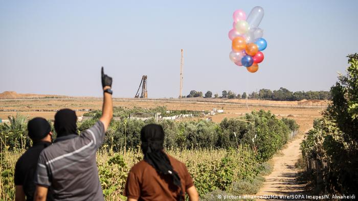 Israel ataca posiciones de Hamás en respuesta a globos incendiarios | El  Mundo | DW | 02.07.2021
