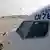 Pesawat El Al 971 dengan tulisan "Perdamaian" dalam bahasa Inggris, Ibrani dan Arab