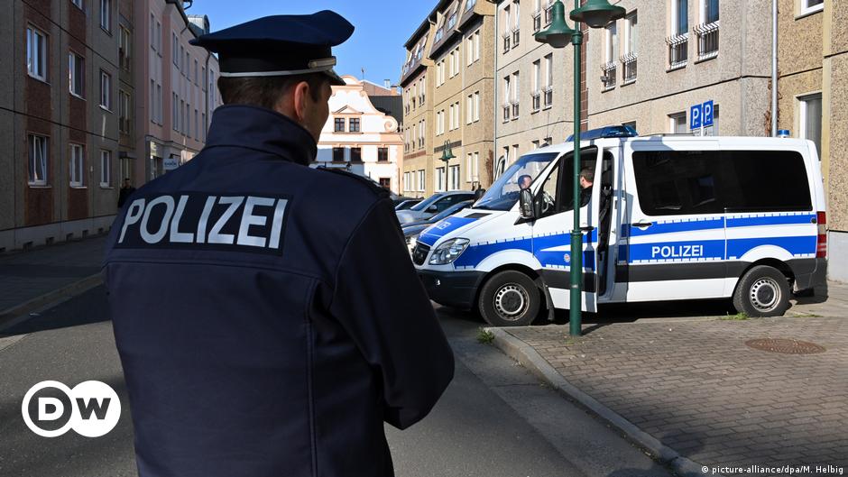 Police Raid Porn - German police conduct nationwide child pornography raids | News | DW |  01.09.2020