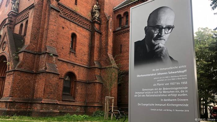 Nach Uber 75 Jahren Rehabilitiert Die Kirche Einen Homosexuellen Pfarrer Deutschland Dw 02 09