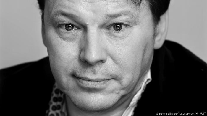 Anthropologist And Occupy Activist David Graeber Dies | News | DW | 03. ...