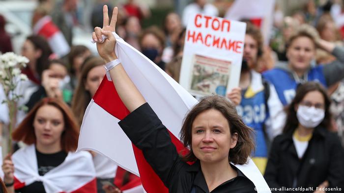 Bielorrusia Miles De Mujeres Protestan Contra La Violencia Policial Europa Dw 05 09 2020