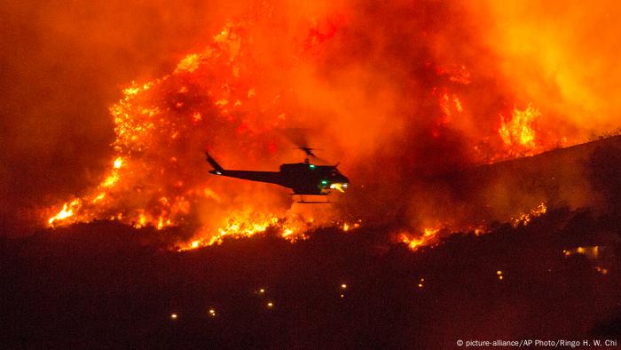 California Fires New Blaze Forces Thousands To Flee News Dw 03 12 2020