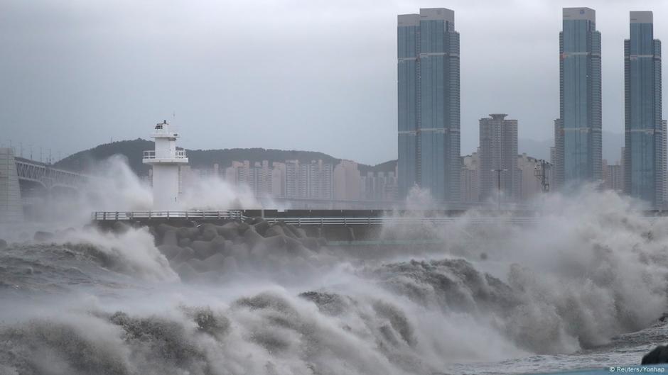 Typhoon Haishen Lashes South Korea Heads North News Dw 07 09 2020