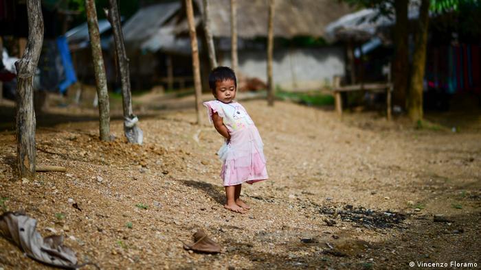 Anak komunitas Kayan di Thailand | Long Neck Women | (Vincenzo Floramo)