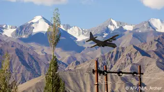 Indien Ladakh Militärflugzeug in Grenzregion zu China