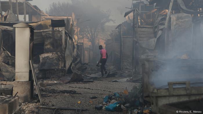 Grecia, Lesbos: incendios en el campo de refugiados de Moria.