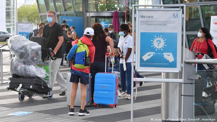 People at Munich airport 