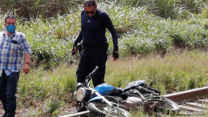 Motocicleta del reportero Julio Valdivia