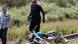 Agentes junto a la motocicleta del periodista Julio Valdivia, asesinado en Tezonapa, Veracruz, México, el 9 de septiembre de 2020. Agentes junto a la motocicleta del periodista Julio Valdivia, asesinado en Tezonapa, Veracruz, México, el 9 de septiembre de 2020.