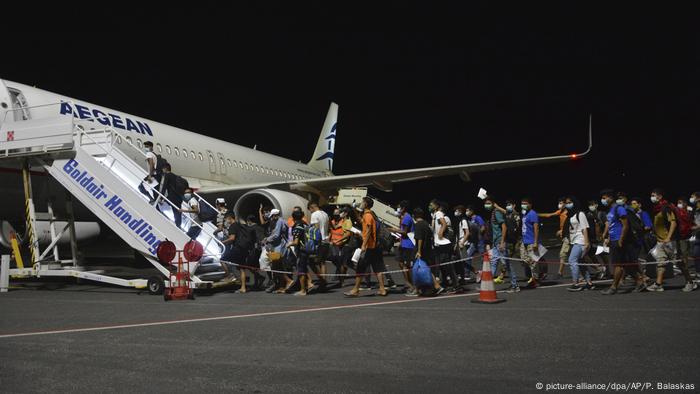 Griechenland Lesbos Mytilene | Unbegleitete Jugendliche aus Moria zum Festland geflogen