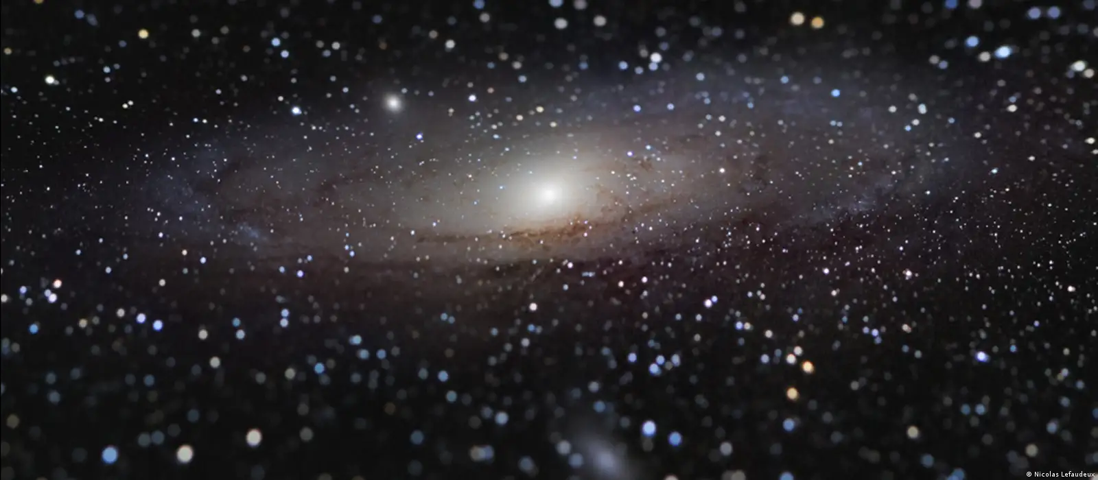 Científicos elaboran mapa único de la galaxia de Andrómeda – DW – 10/06/2021, image size:1600x700